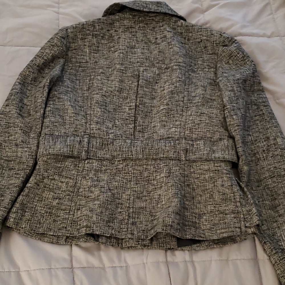 Loft Jacket...Great For Spring! - image 4